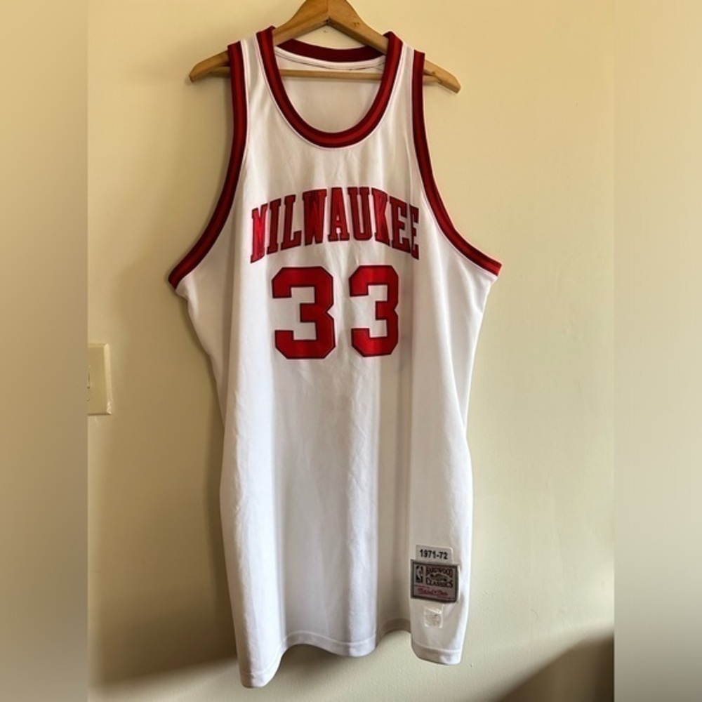 Mitchell & Ness Kareem Abdul-Jabbar Milwaukee Bucks Hardwood Classic Jersey XXL